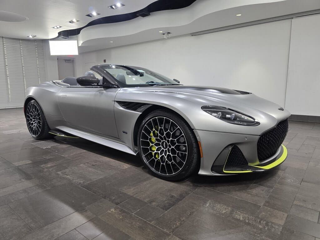 2023 ASTON MARTIN DBS