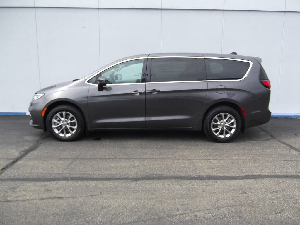 2023 CHRYSLER Pacifica