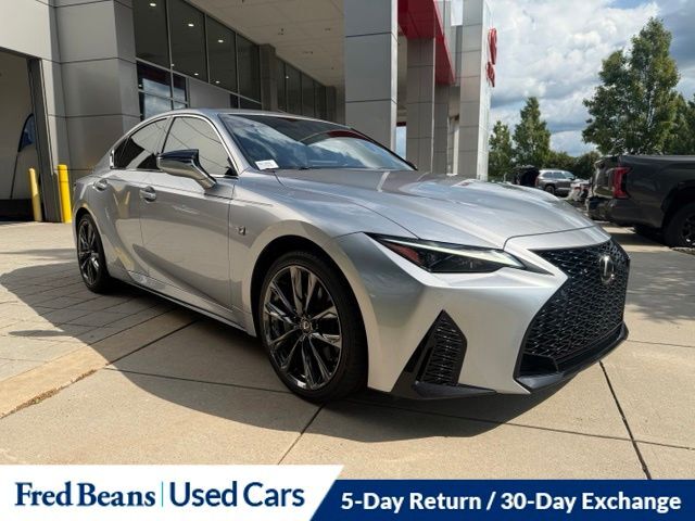 2022 LEXUS IS