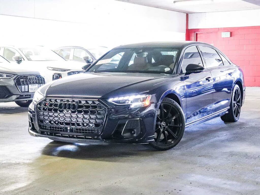 2024 AUDI S8