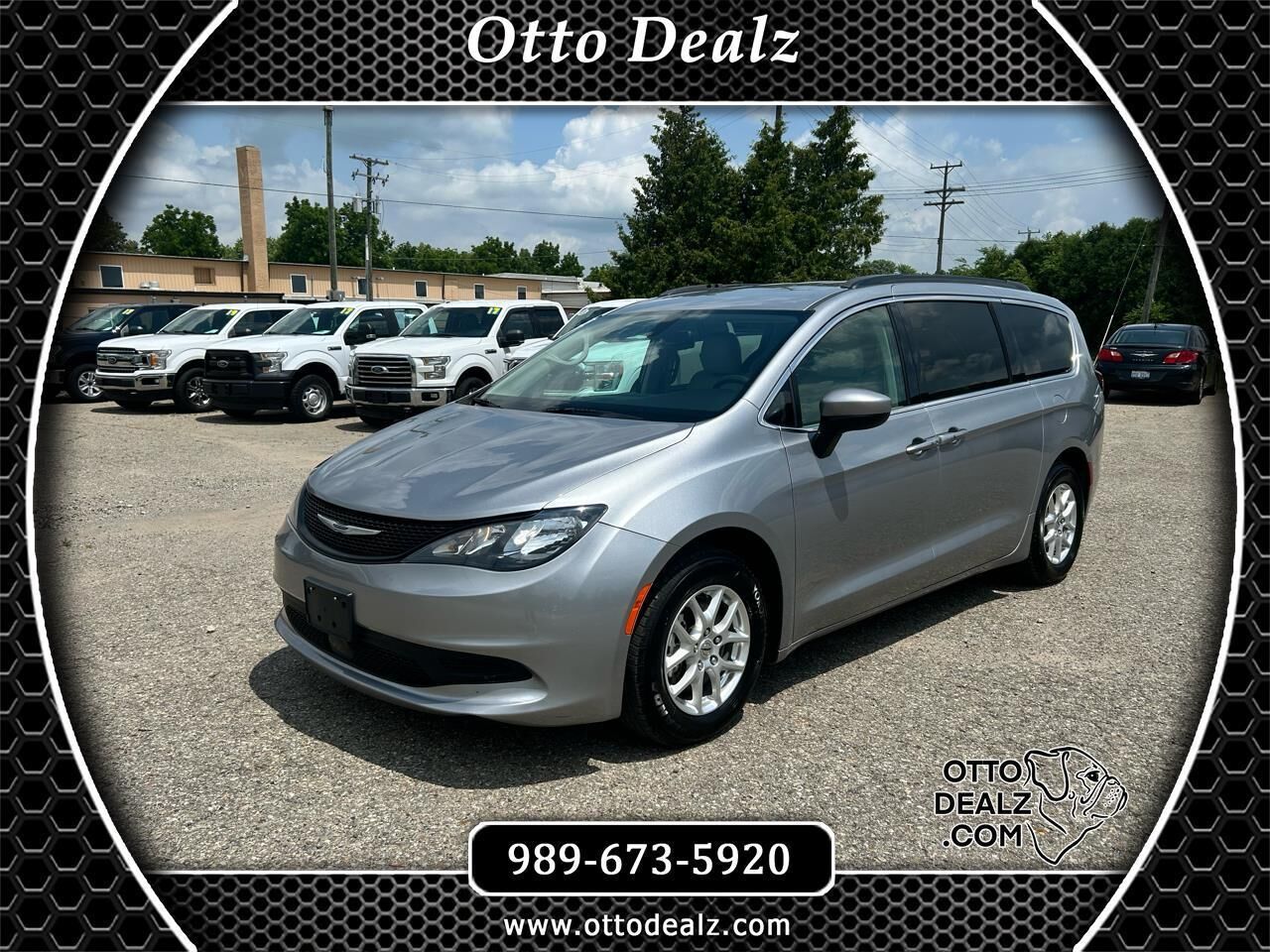 2021 CHRYSLER Voyager