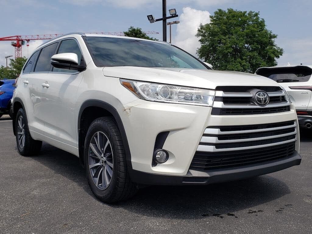 2017 TOYOTA Highlander