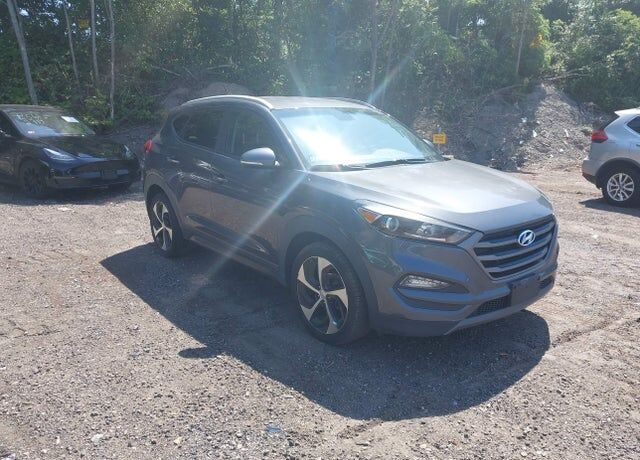 2016 HYUNDAI Tucson