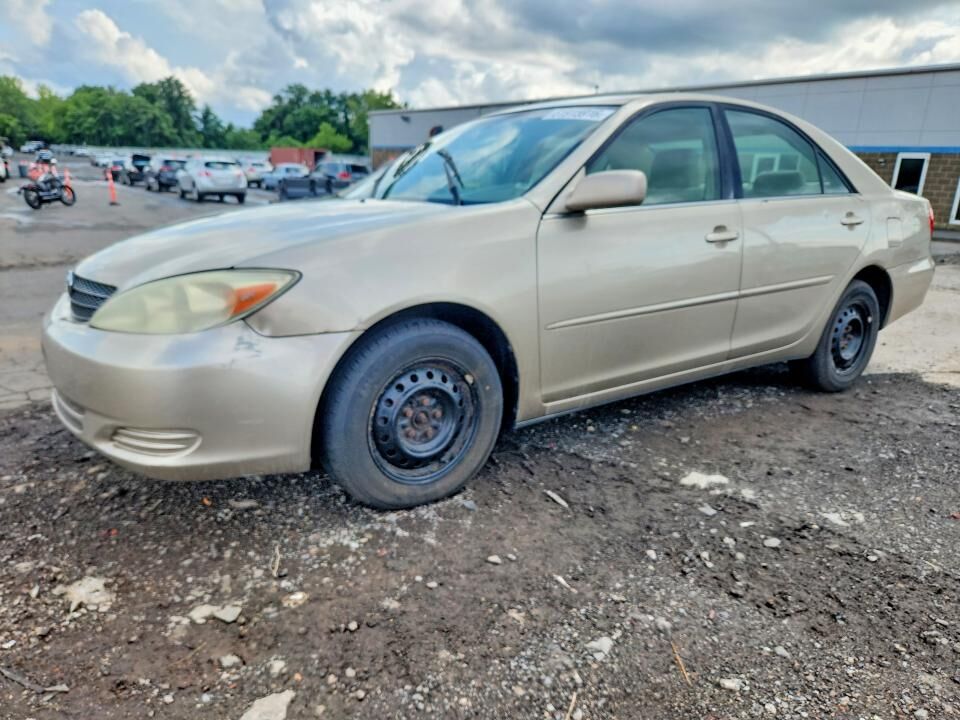 2004 TOYOTA Camry