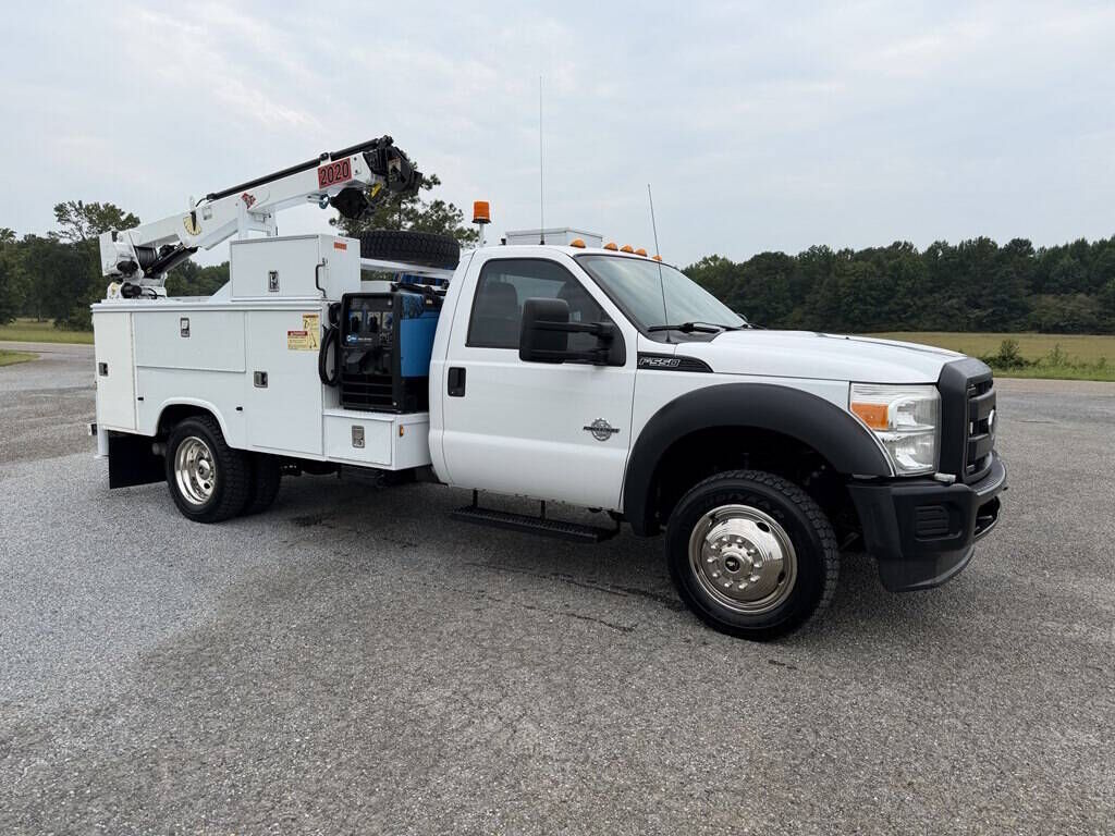 2013 FORD F-550