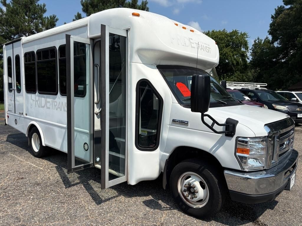 2018 FORD E-450