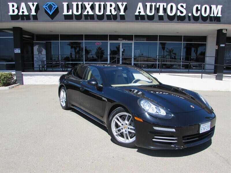 2015 PORSCHE Panamera