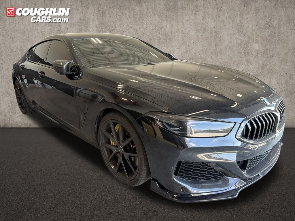2022 BMW M8