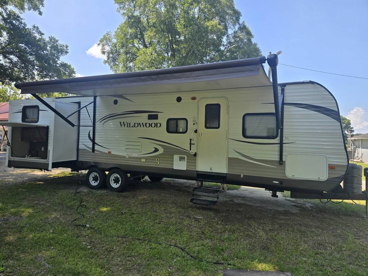 2015 FOREST RIVER Wildwood towables