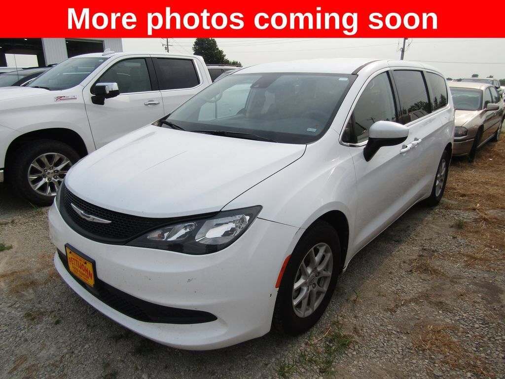 2023 CHRYSLER Voyager