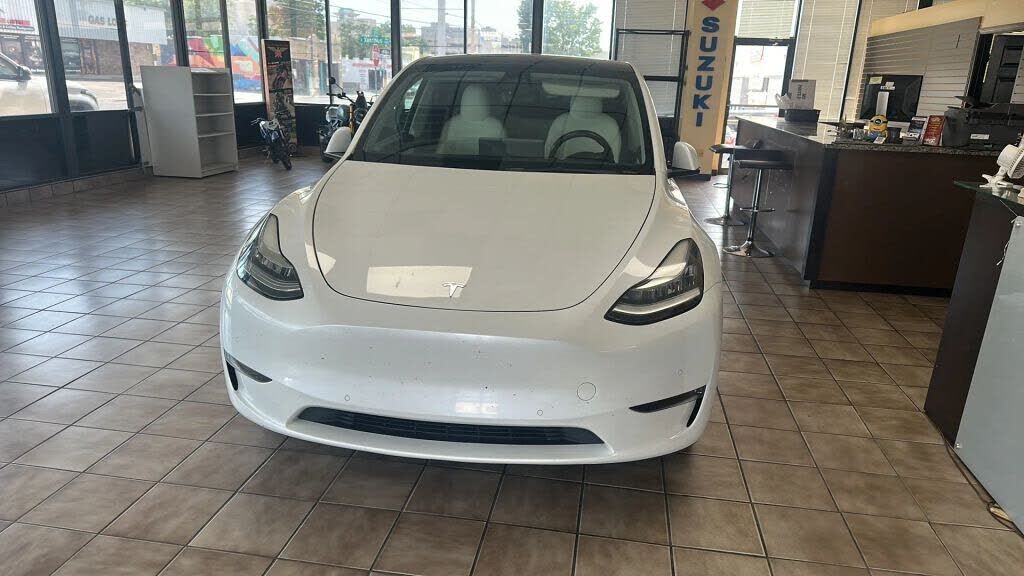 2022 TESLA Model Y