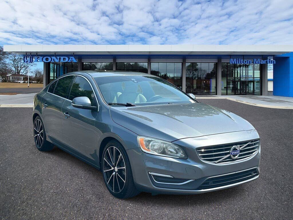 2016 VOLVO S60