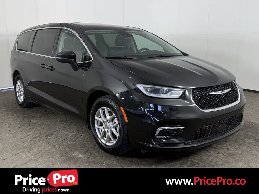 2023 CHRYSLER Pacifica