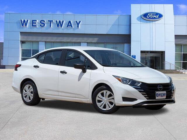 2023 NISSAN Versa