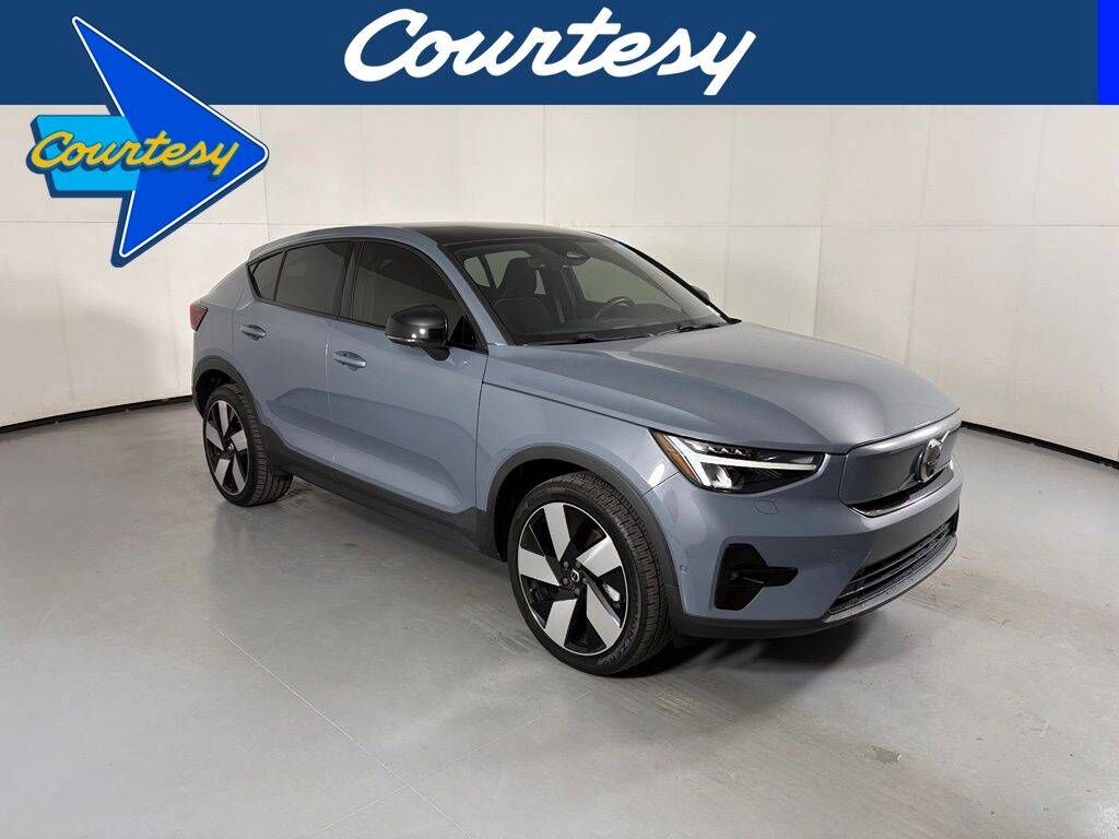 2023 VOLVO C40