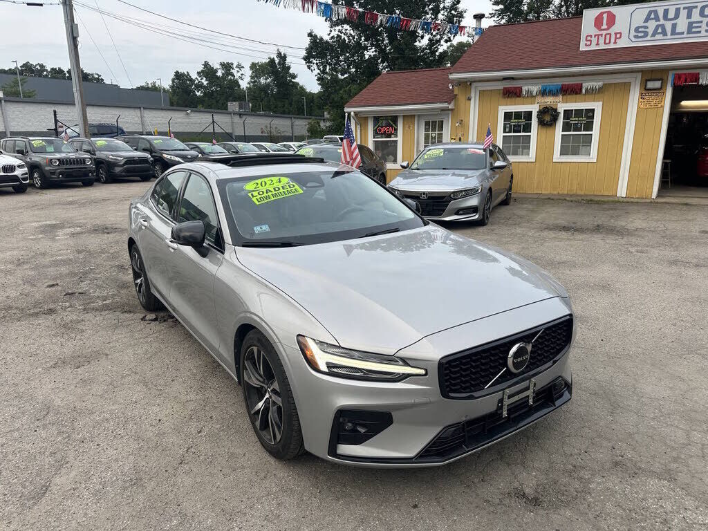 2024 VOLVO S60