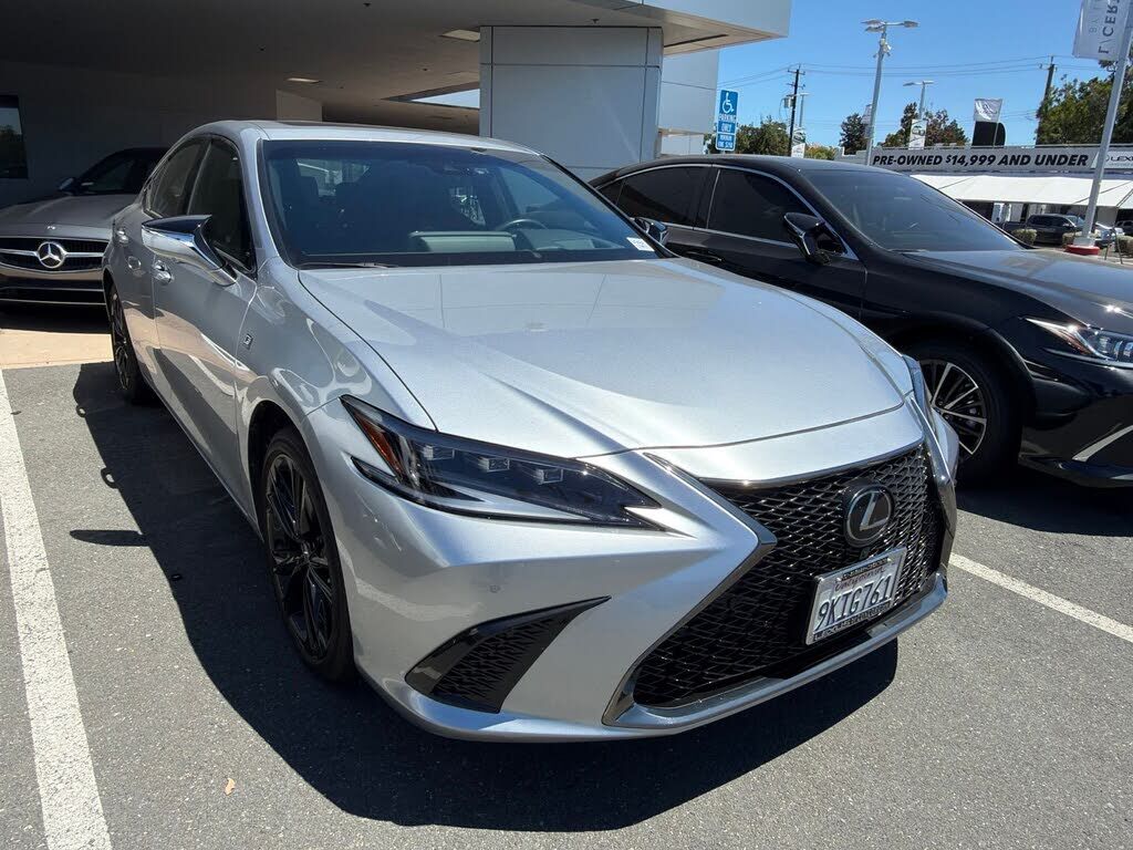 2024 LEXUS ES
