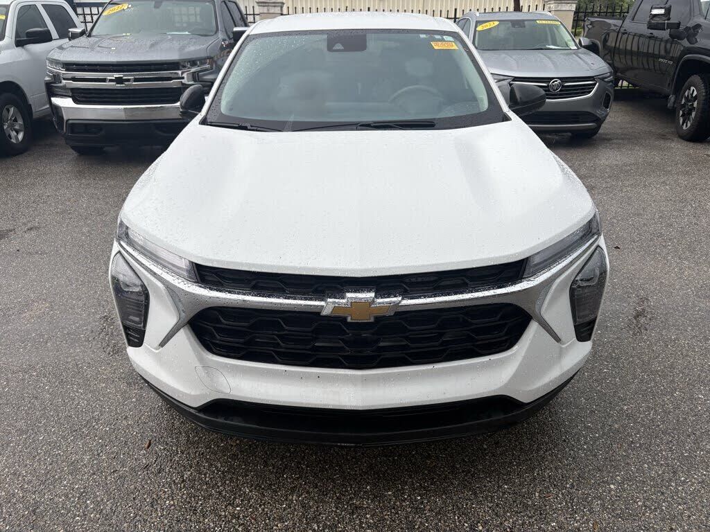 2024 CHEVROLET Trax