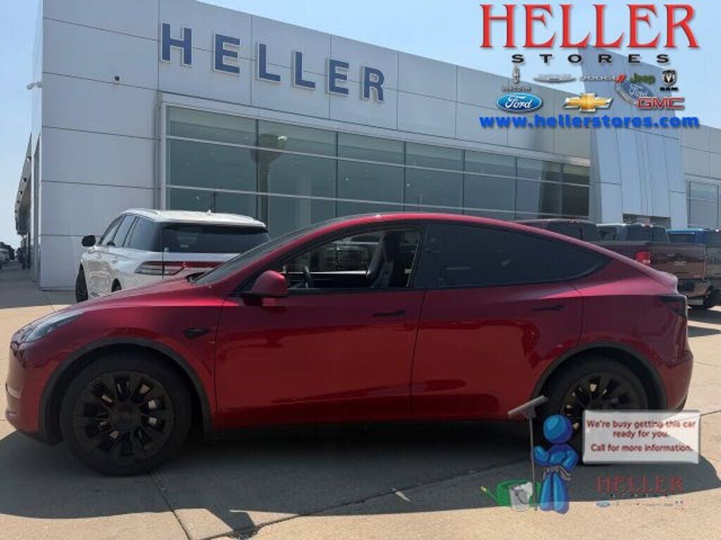 2024 TESLA Model Y