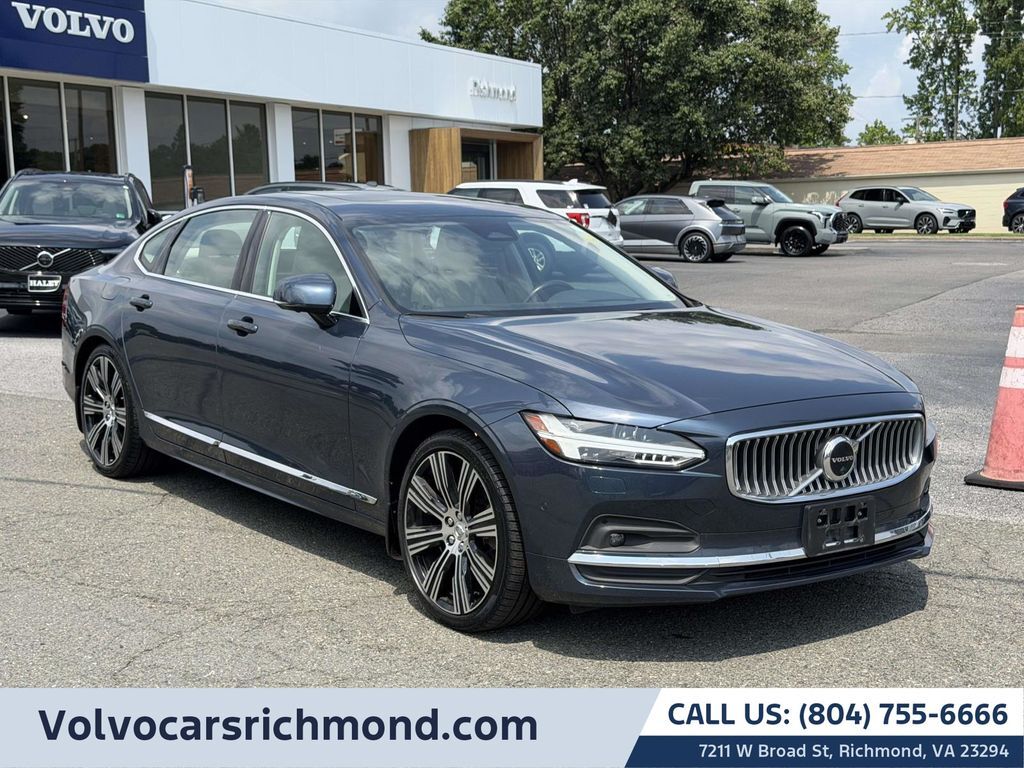 2023 VOLVO S90