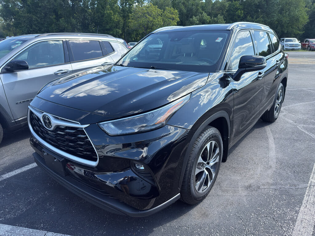 2022 TOYOTA Highlander