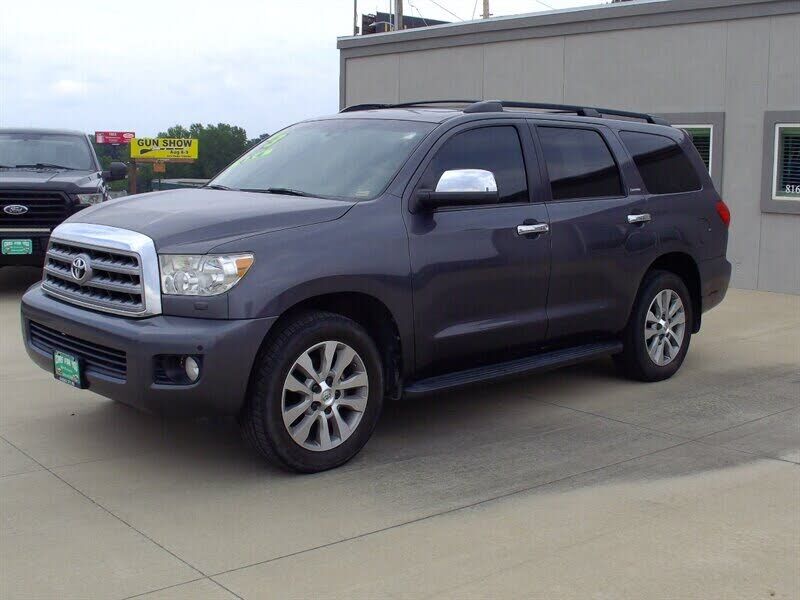 2013 TOYOTA Sequoia
