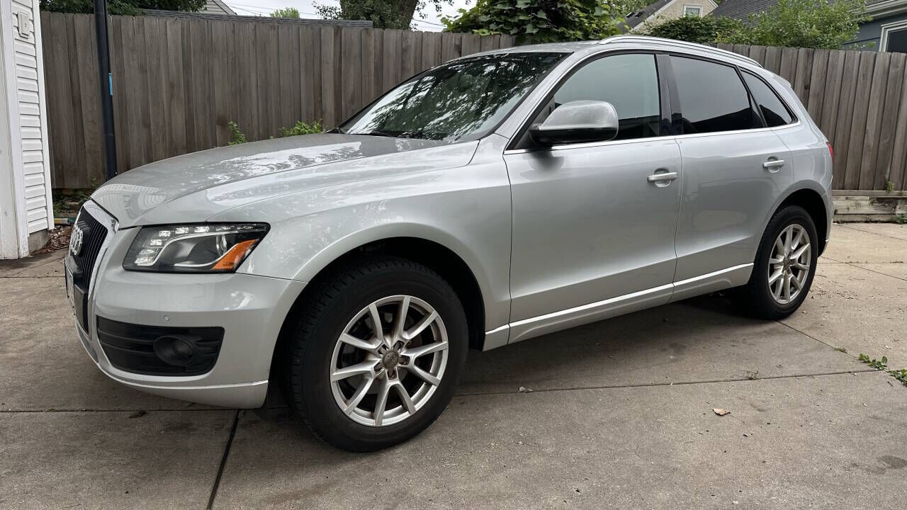 2010 AUDI Q5