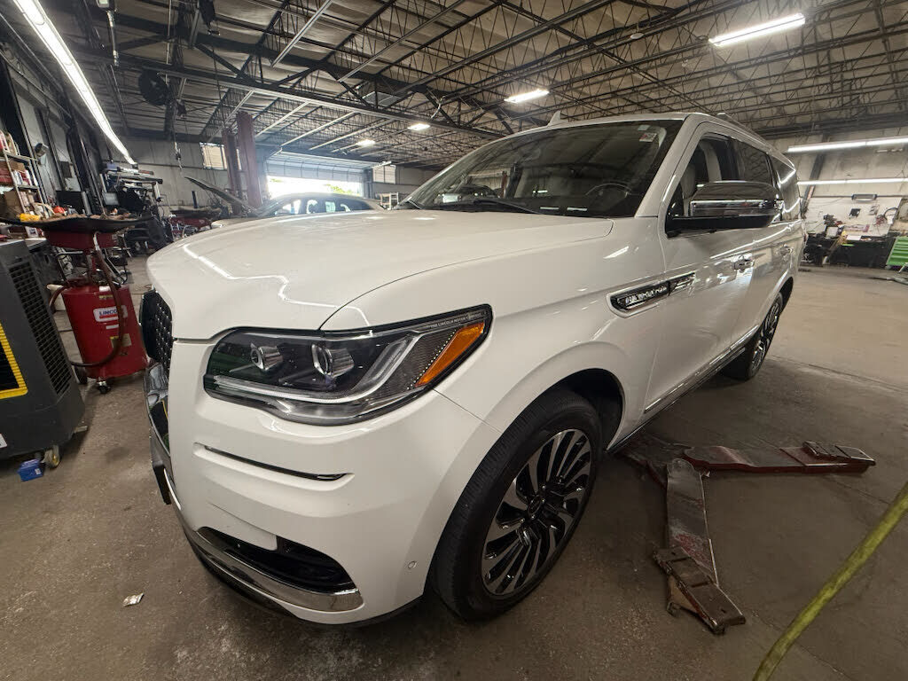 2022 LINCOLN Navigator