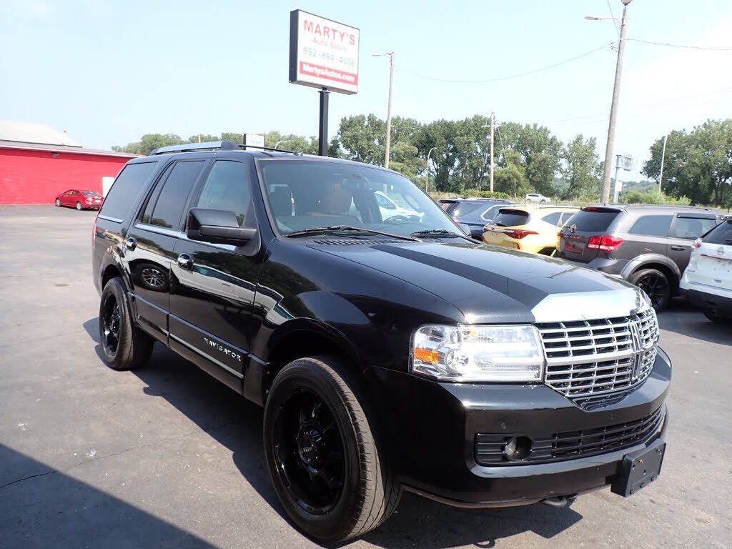 2011 LINCOLN Navigator
