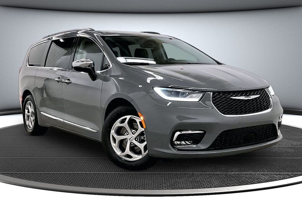 2023 CHRYSLER Pacifica