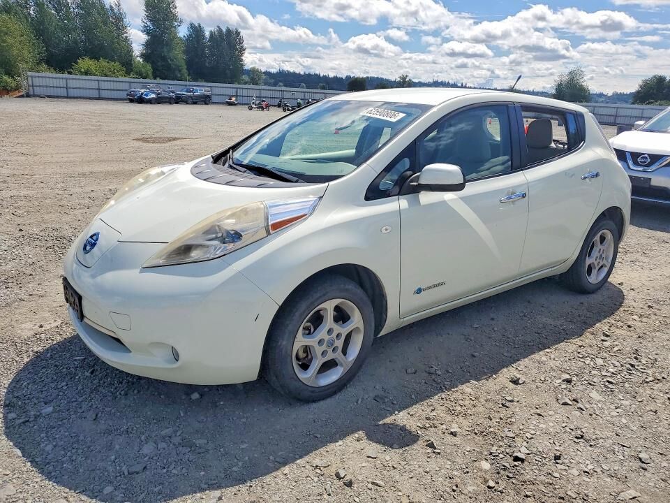 2011 NISSAN Leaf