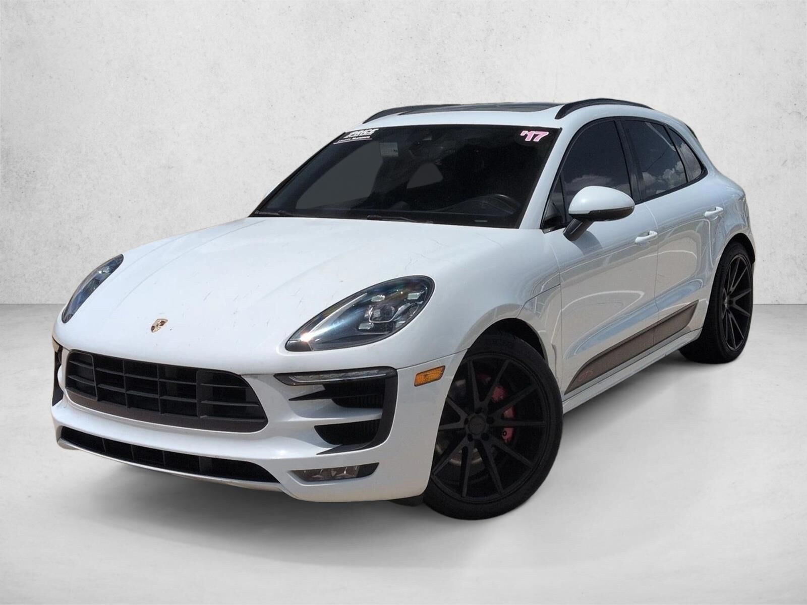 2017 PORSCHE Macan
