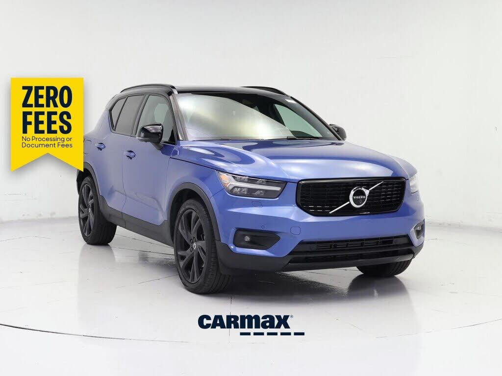 2020 VOLVO XC40