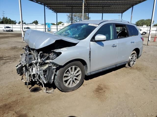 2016 NISSAN Pathfinder