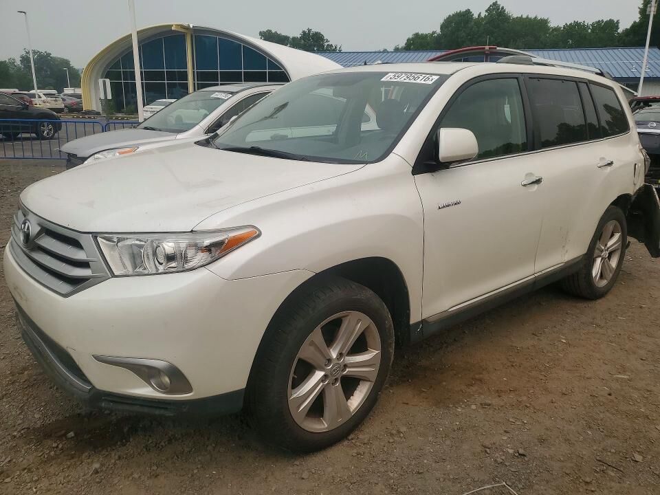 2013 TOYOTA Highlander