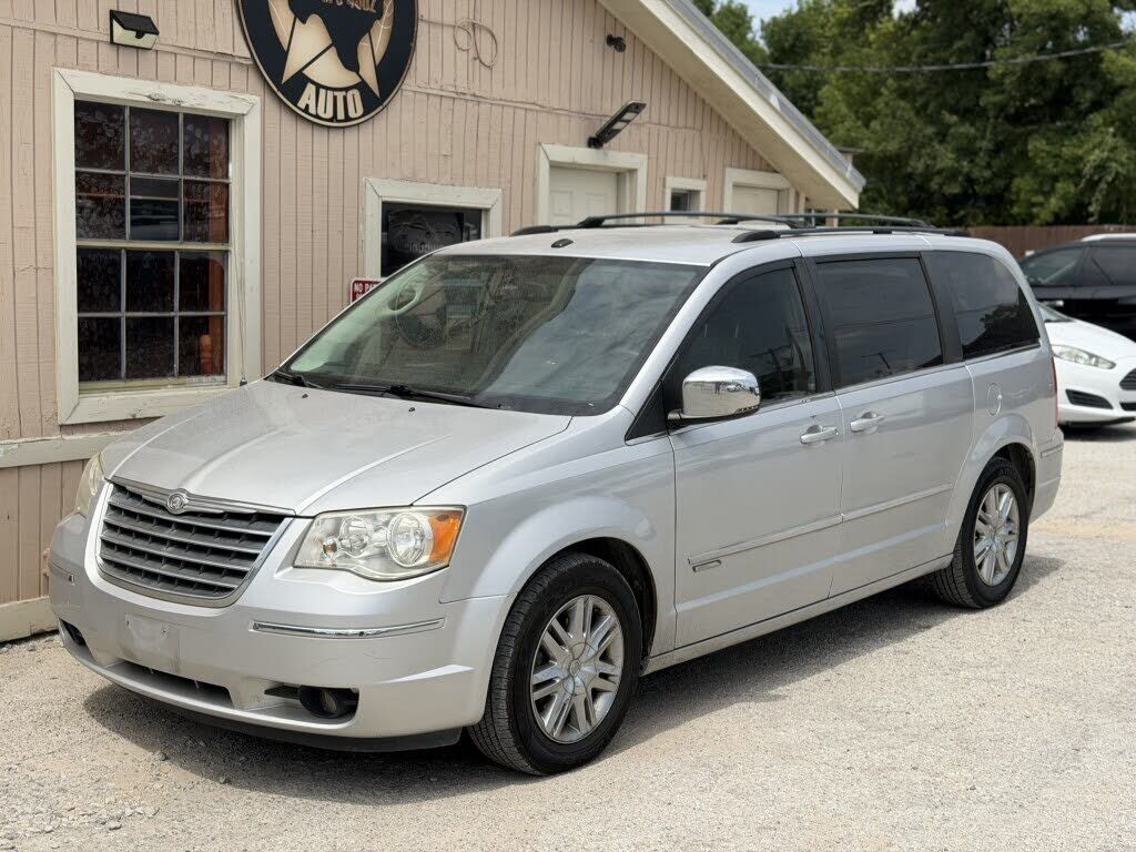 2010 CHRYSLER Town and Country