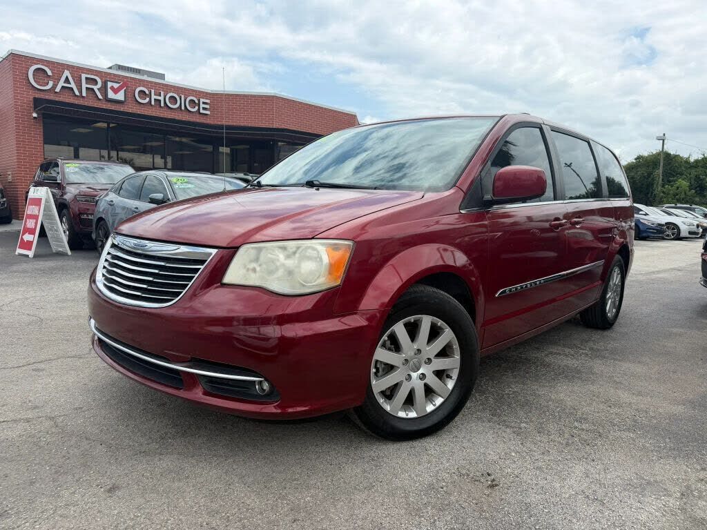 2014 CHRYSLER Town and Country