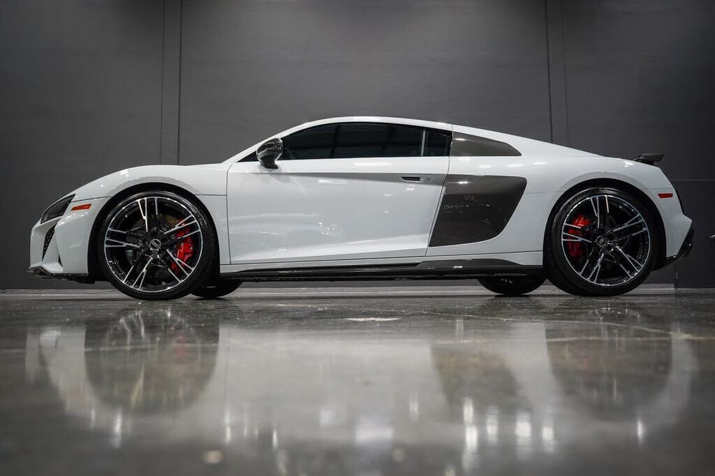 2023 AUDI R8