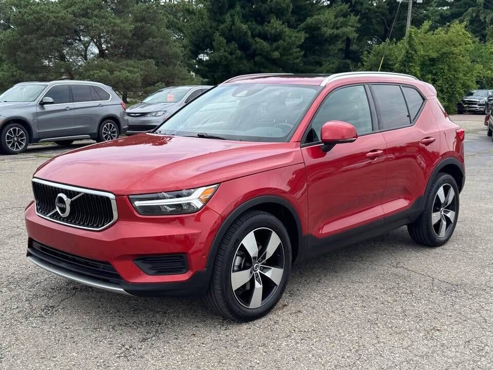 2019 VOLVO XC40