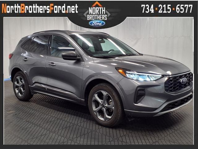 2024 FORD Escape