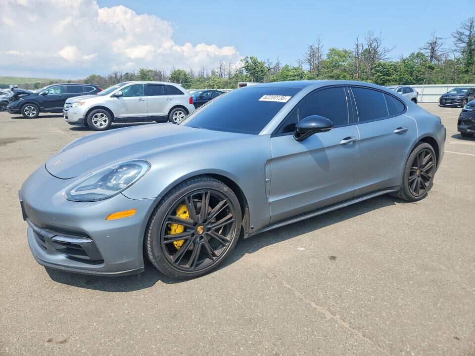 2018 PORSCHE Panamera