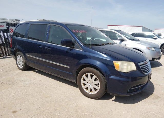 2014 CHRYSLER Town and Country