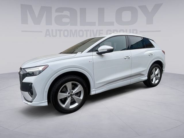 2023 AUDI Q4