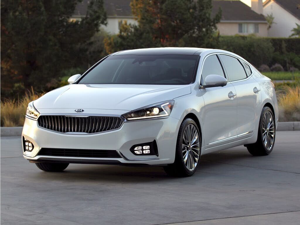 2017 KIA Cadenza
