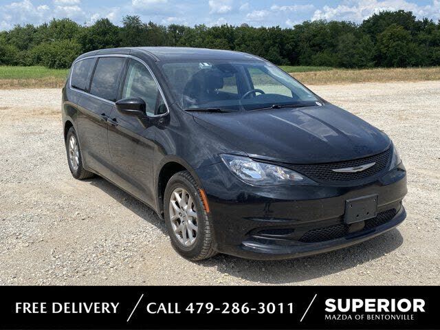 2023 CHRYSLER Voyager