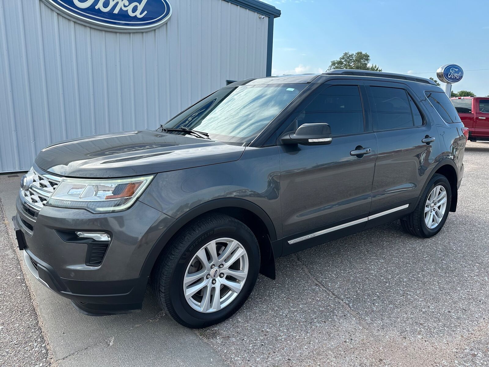 2018 FORD Explorer