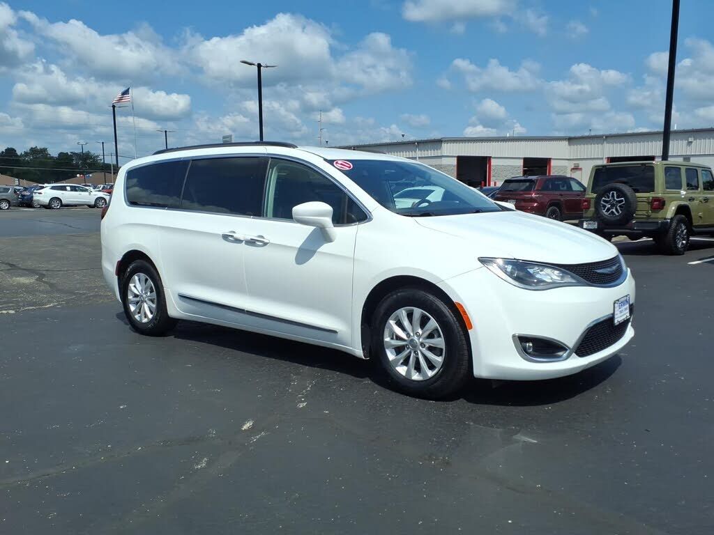 2017 CHRYSLER Pacifica
