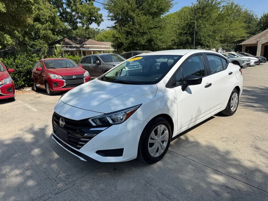 2023 NISSAN Versa