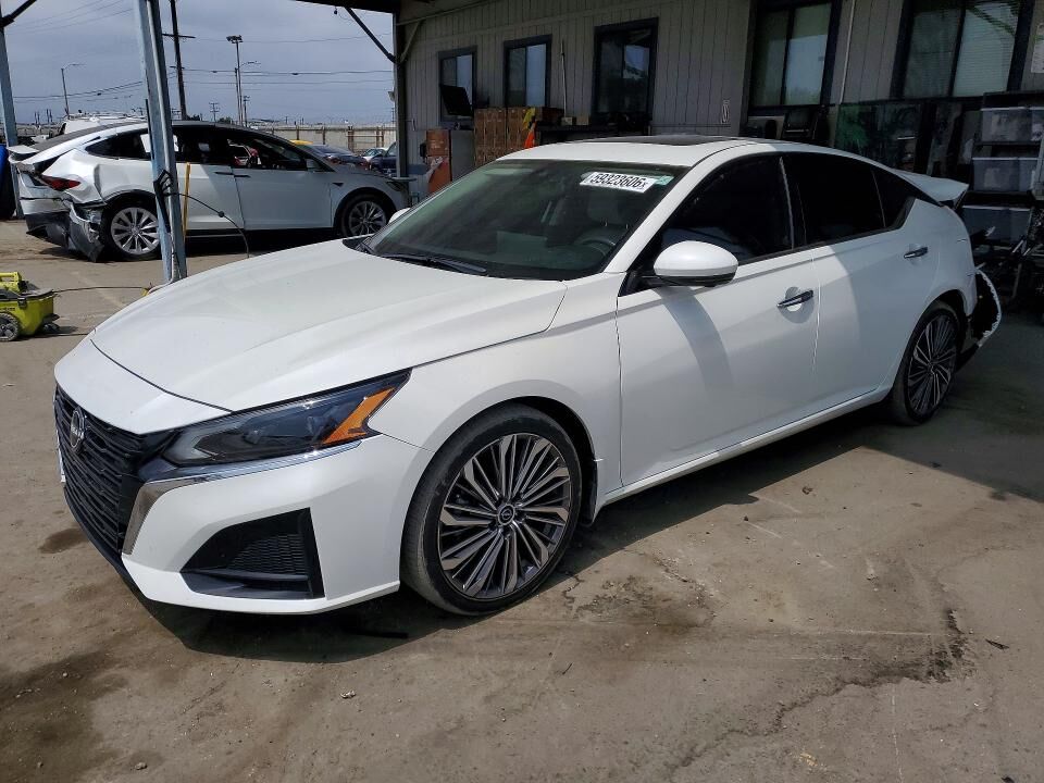 2023 NISSAN Altima