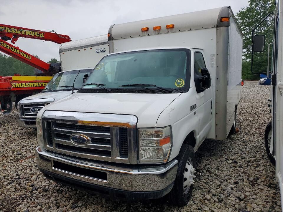 2013 FORD E-350